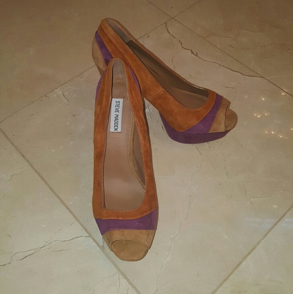 Steve Madden Suede Wedged Platforms - Picture 2 of 4