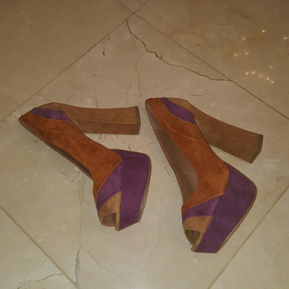 Steve Madden Suede Wedged Platforms - Picture 4 of 4