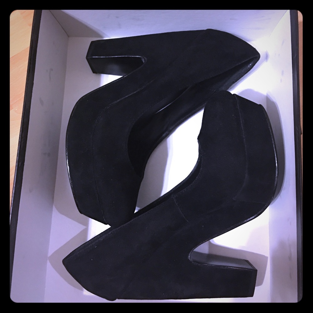 New 100% dolce vita Black suede 6.5 M
