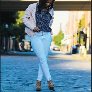 Meet your Posher, Alexis