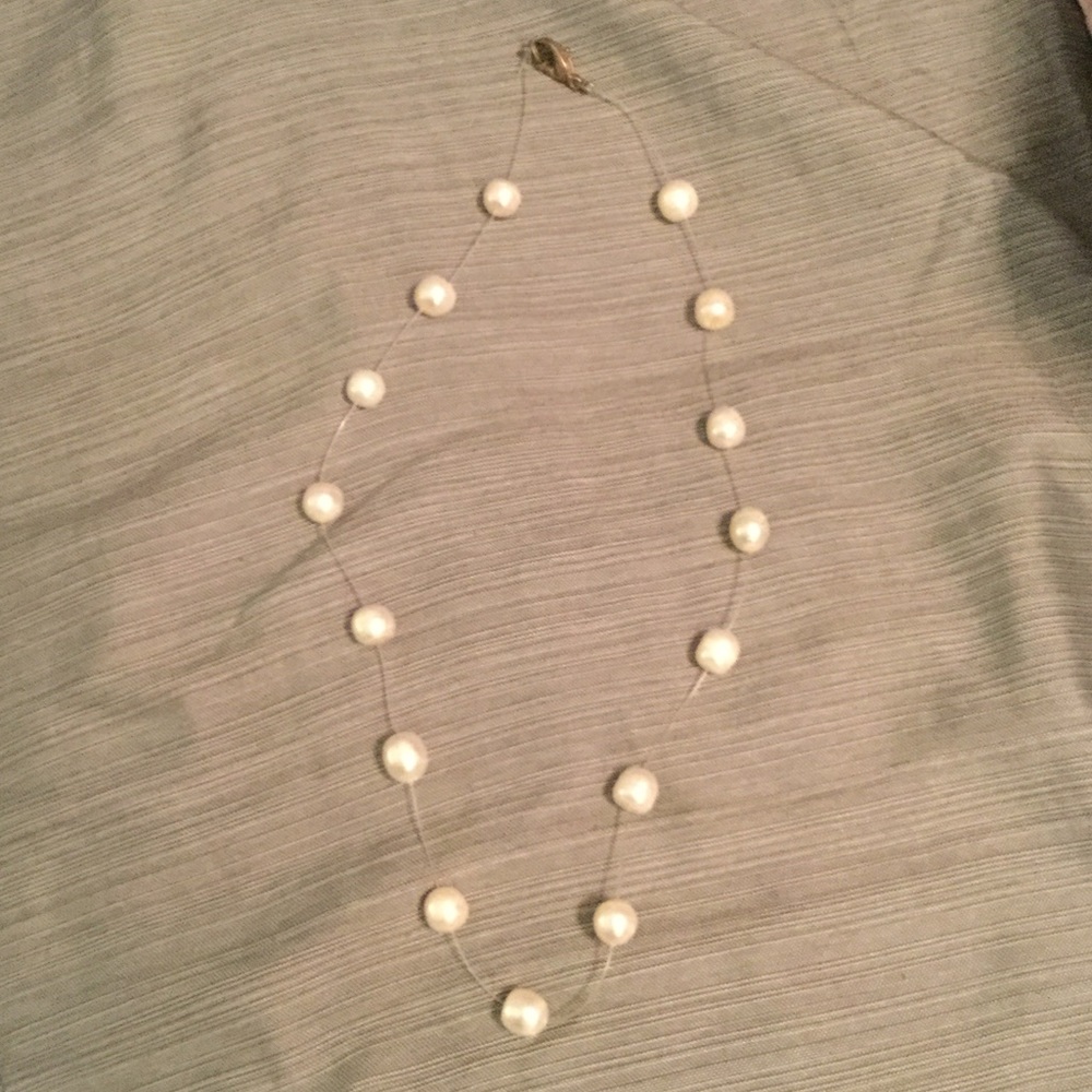 Pearl necklace on clear string 💃SALE💃