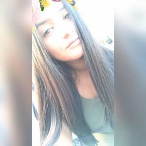 Meet your Posher, Estefania