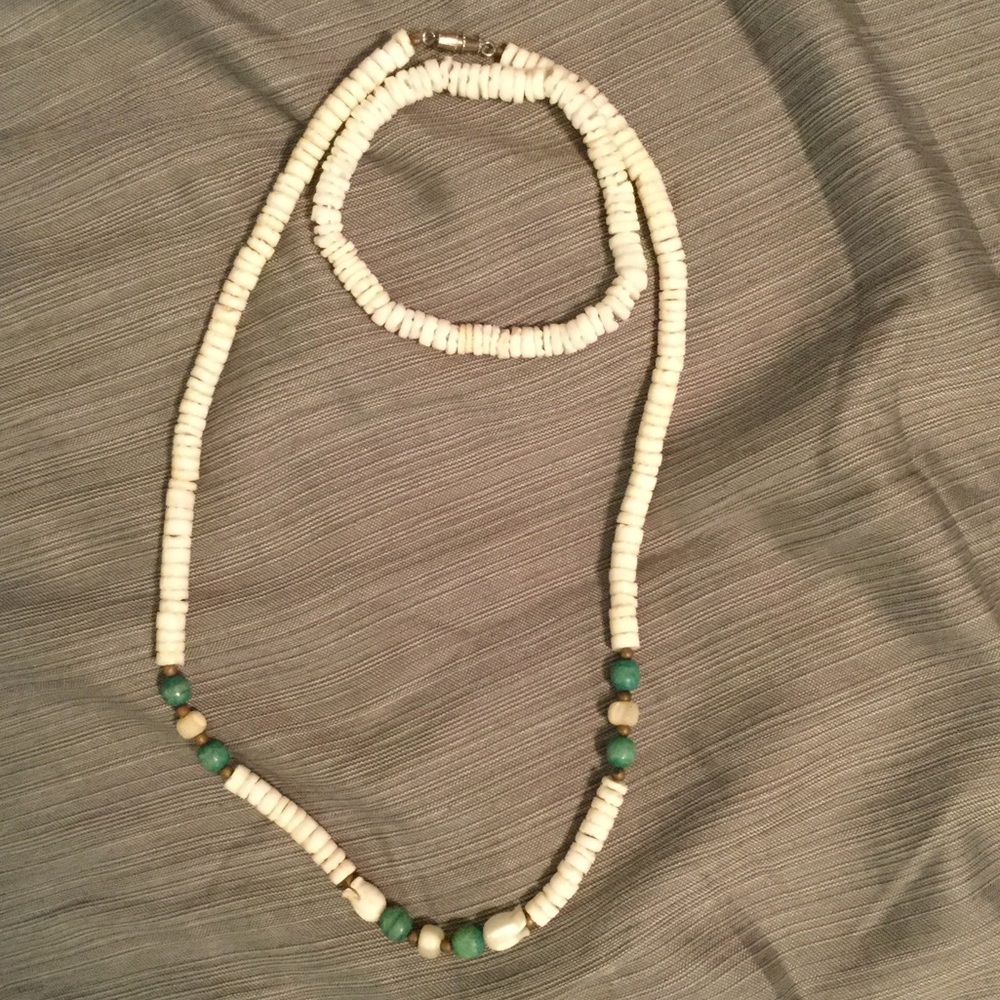 Genuine Hawaiian Puka shell necklace & bracelet