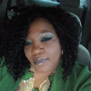 Meet your Posher, Anissia