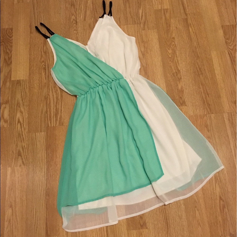 Gorgeous Summer Dress White & Light Green