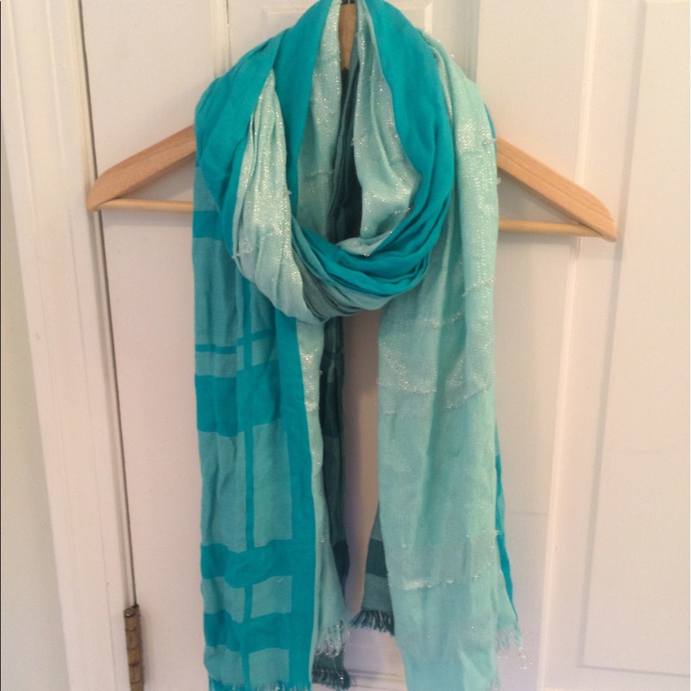 Gorgeous Calvin Klein scarf