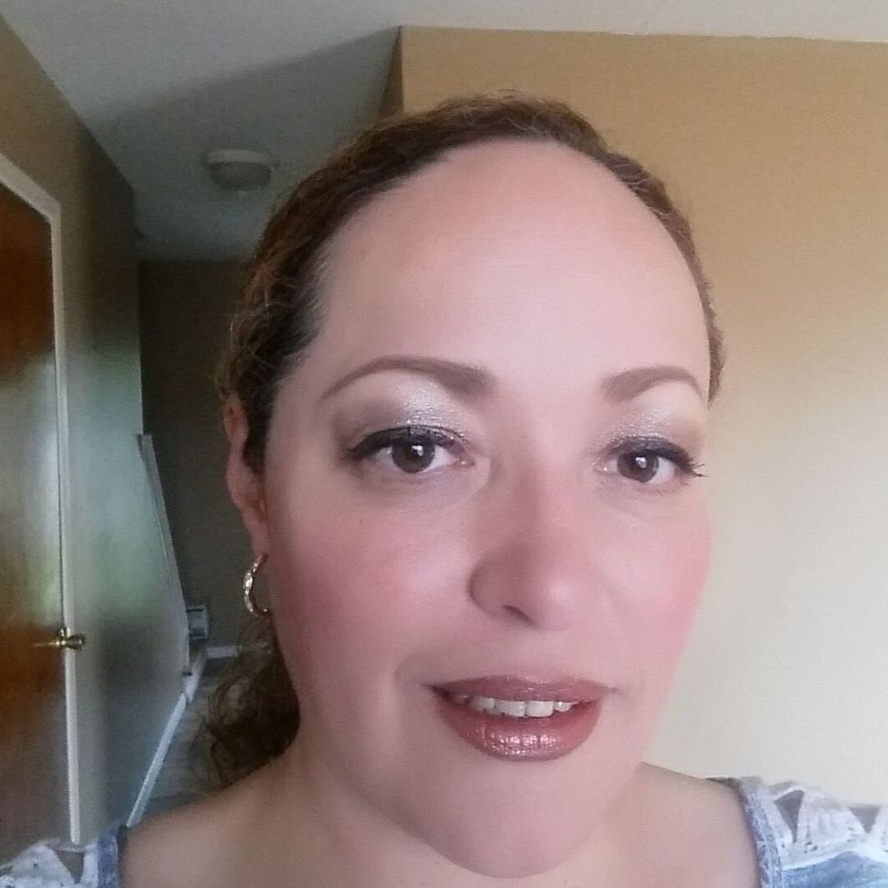 Meet your Posher, Claudia