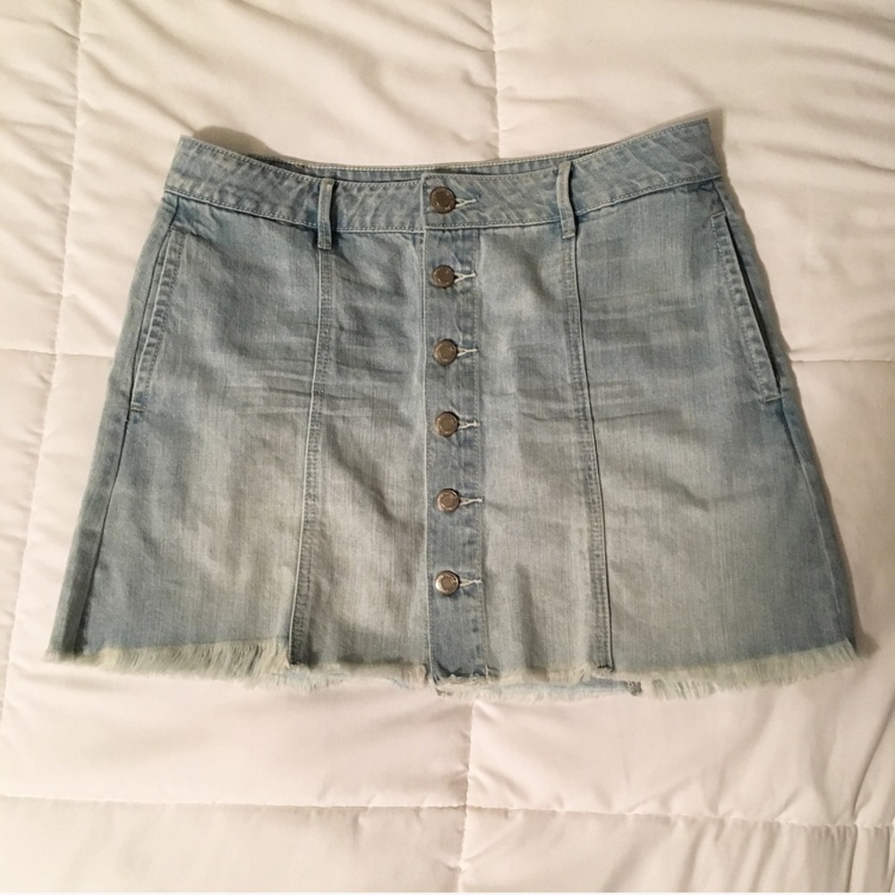 Light Wash Denim Frayed Hem Skirt