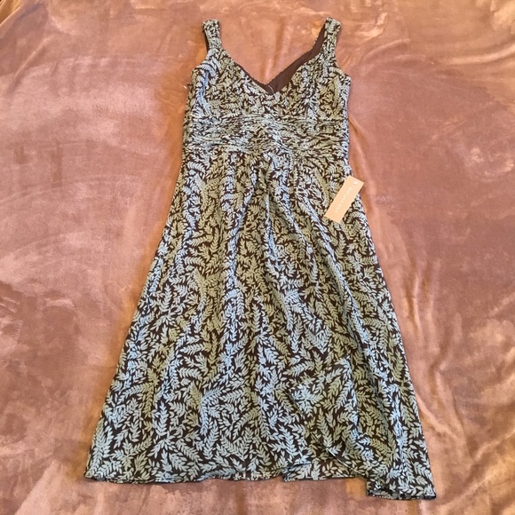 Ann Taylor Dresses & Skirts - Ann Taylor dress size 4