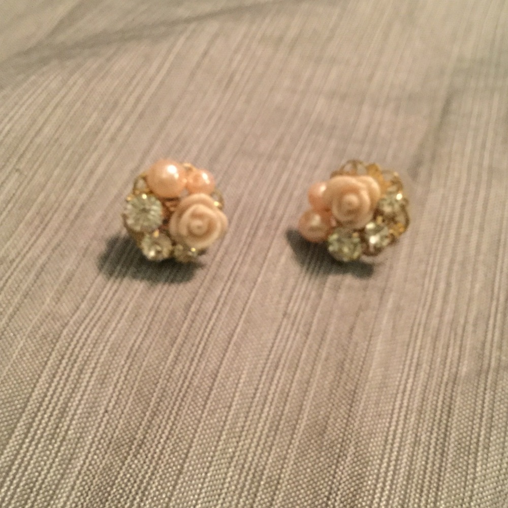 Rose & pearl earrings