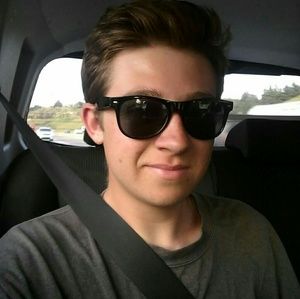 Meet your Posher, Alex