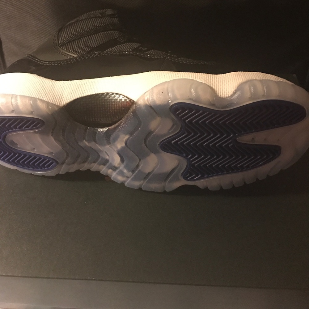 Jordan 11's - Picture 2 of 2