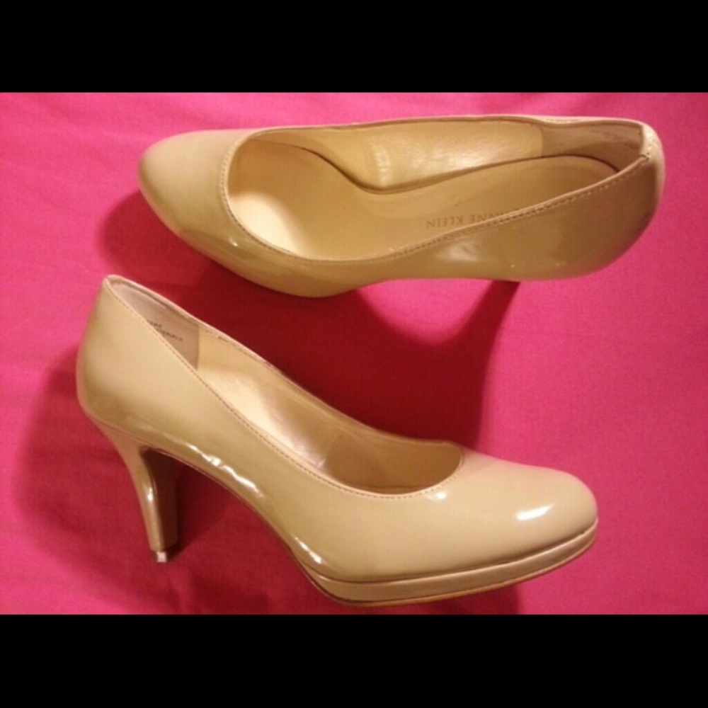 Anne Klein Wystere Patent Pump tan/nude sz 7.5