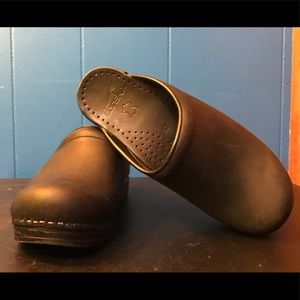 Dansko Sonja Clogs (size 37=6.5-7)