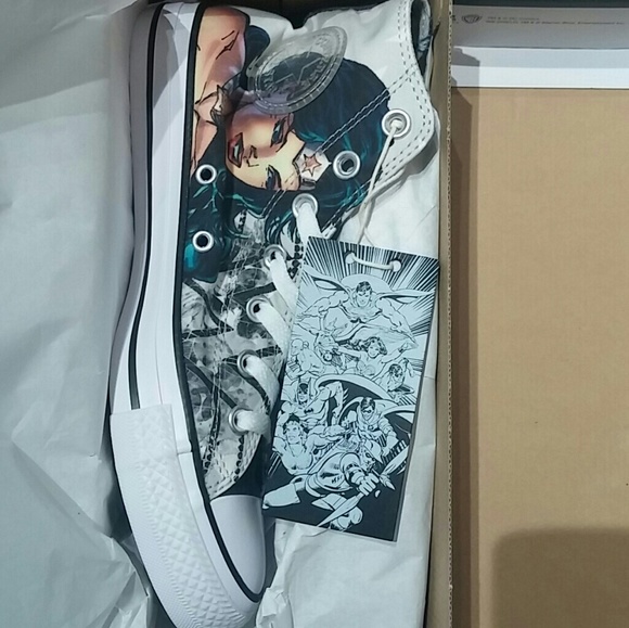 NWT Wonder Woman Converse Chuck Taylor All Star - Picture 7 of 8