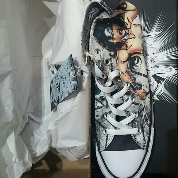 NWT Wonder Woman Converse Chuck Taylor All Star - Picture 8 of 8