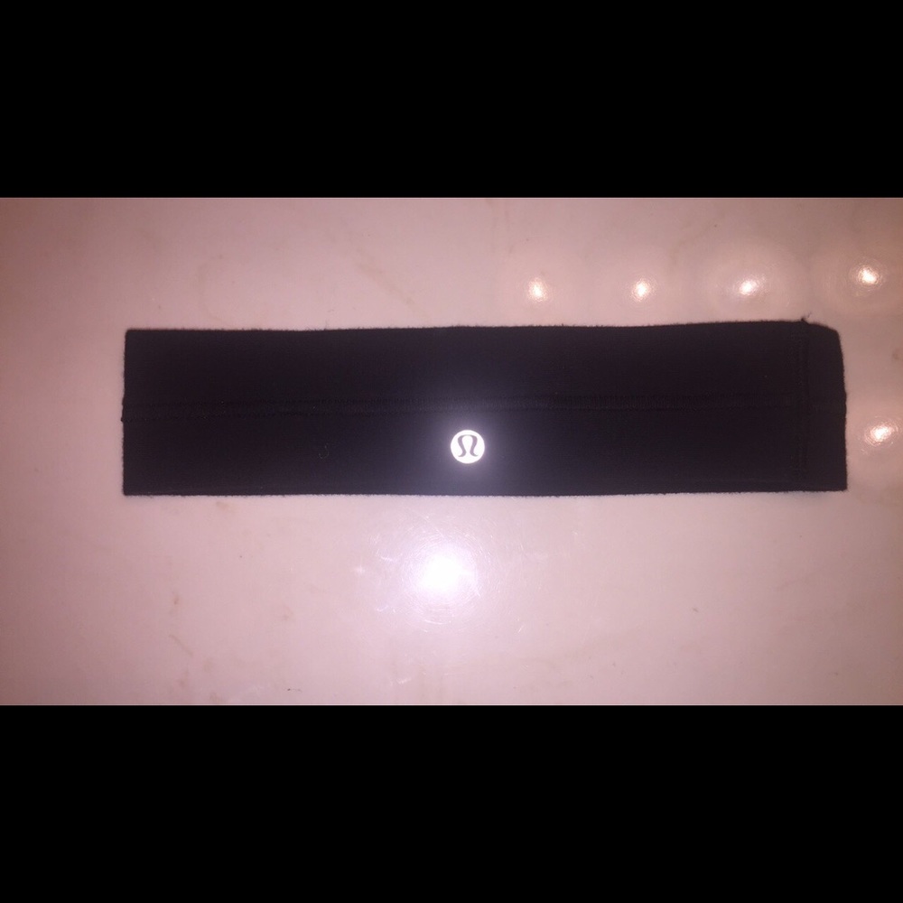 Black Lululemon headband
