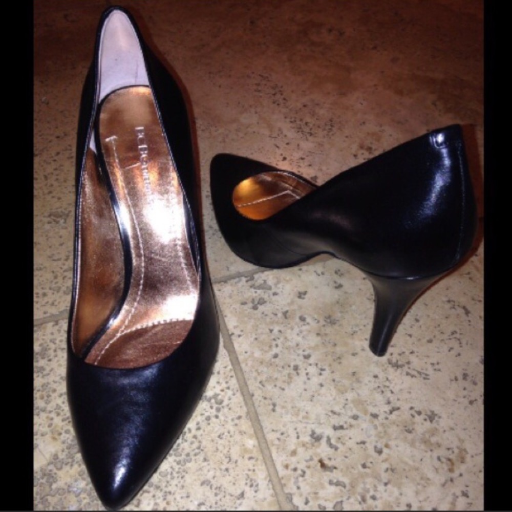 BCBG black pointy toe heels sz 7.5 great condtn!