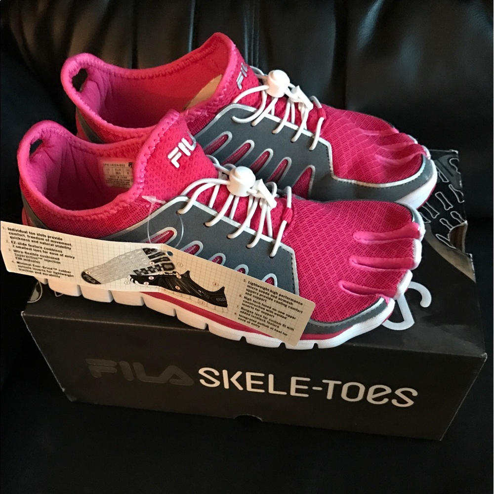 FILA Skele-toes brand new!