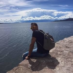 Meet your Posher, Luis omar