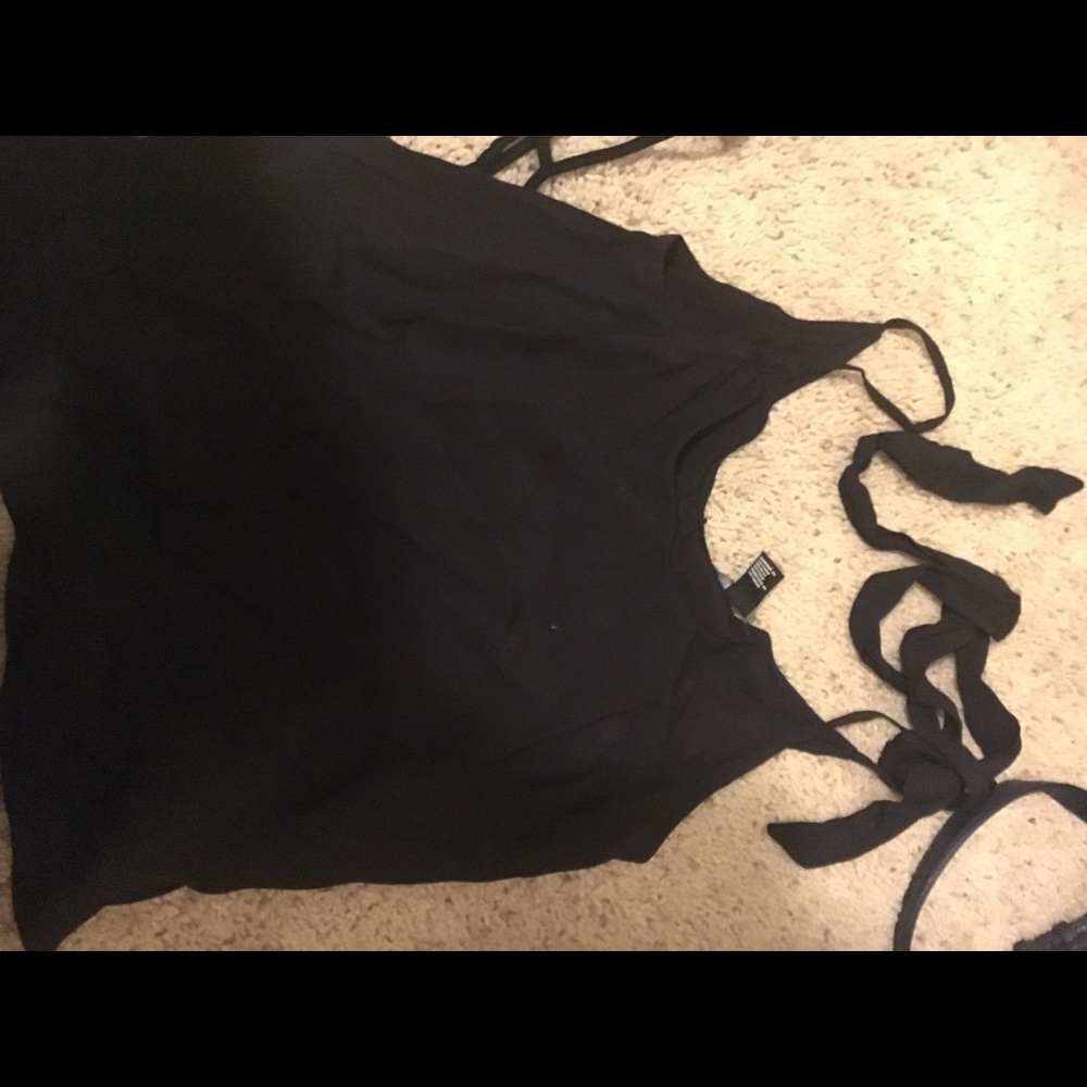 Tank top with wrap around choker