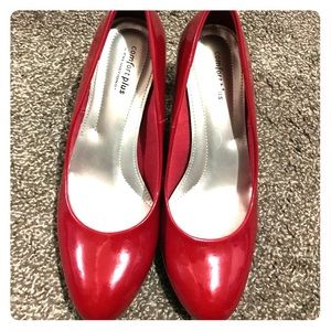 Red Heels size 9w comfort heels like new