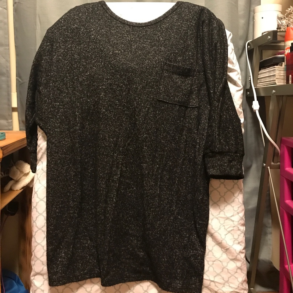 Black/white speckled 3/4 sleeve tee