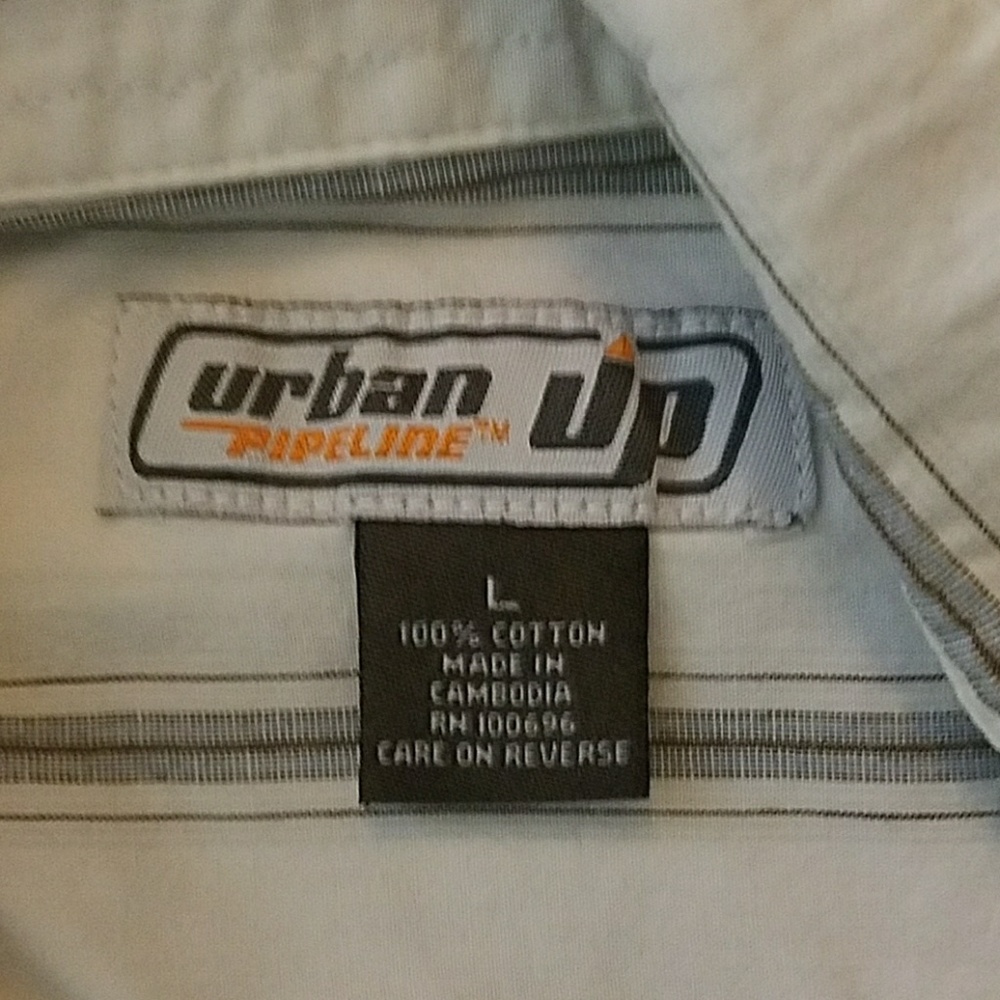 Mens button up - Picture 2 of 2