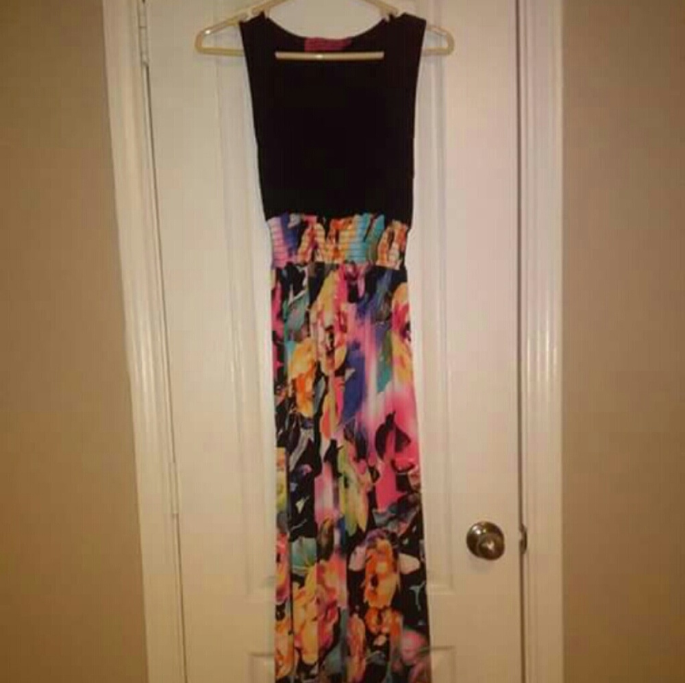 ⭕DONATED⭕   Colorful maxi