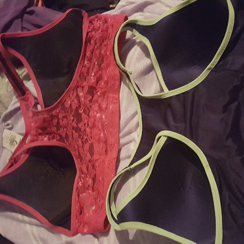 2 pack sport bras. never worn.