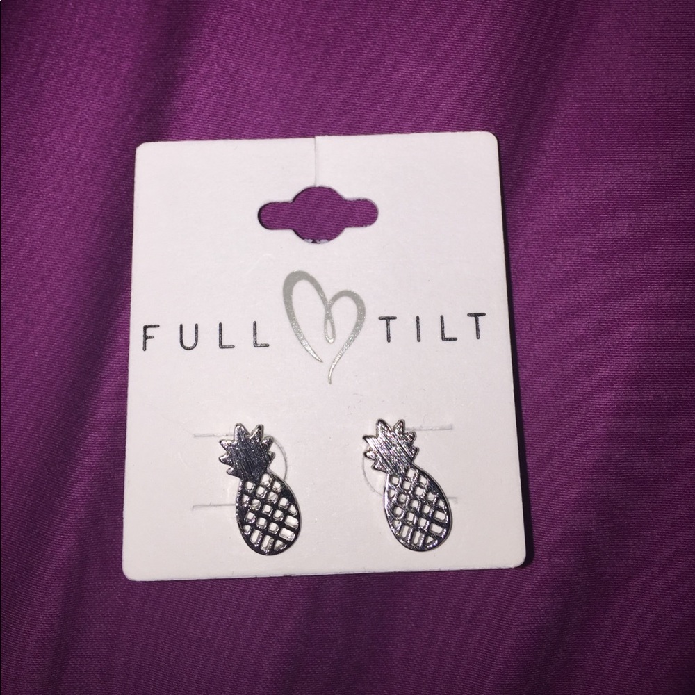 pineapple earrings!🍍🍍