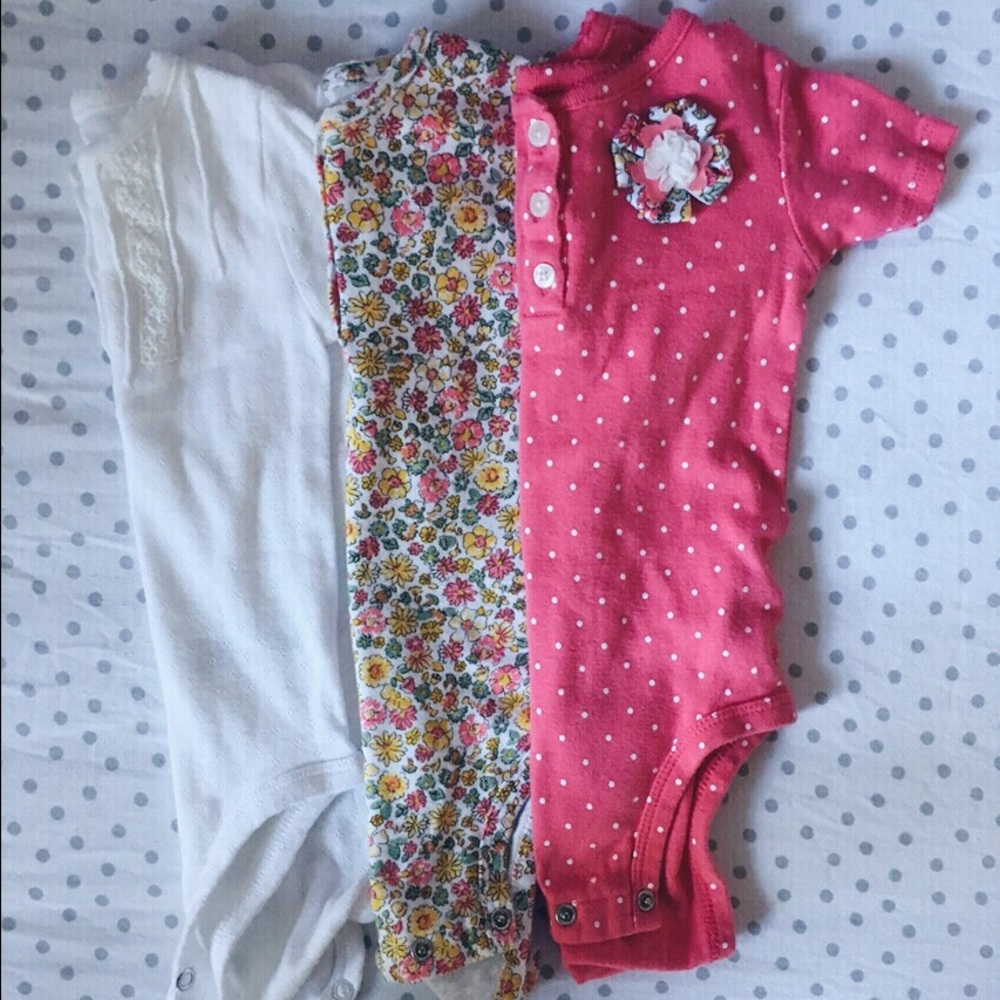 Carter's onesies set of 3 size-18 mos.