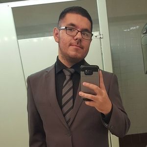 Meet your Posher, Everett