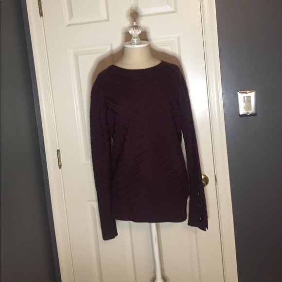 sweater - Picture 1 of 1