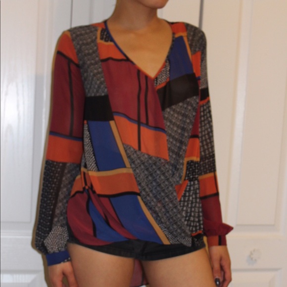 geometric blouse - Picture 1 of 4