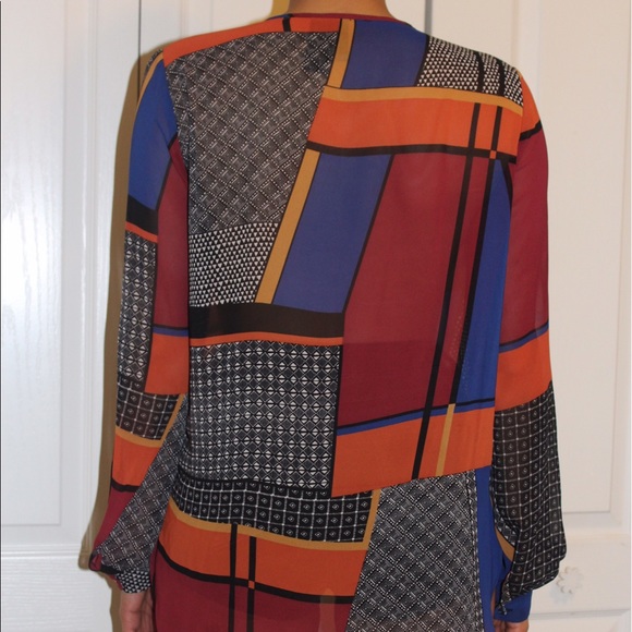geometric blouse - Picture 2 of 4