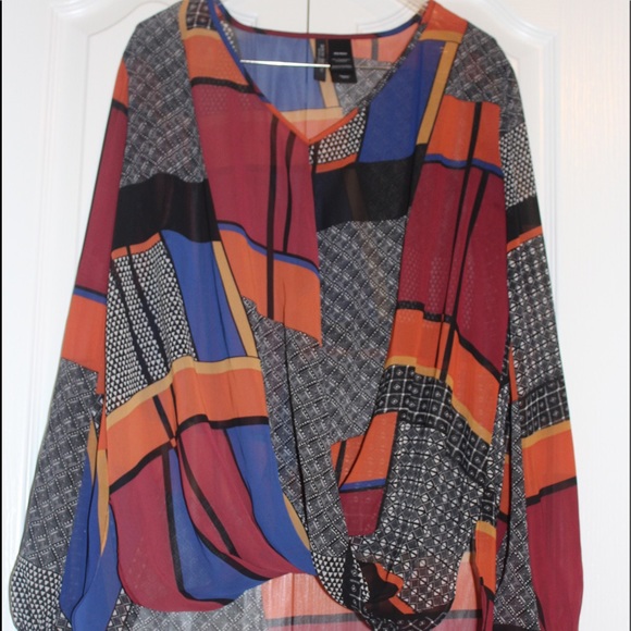 geometric blouse - Picture 3 of 4