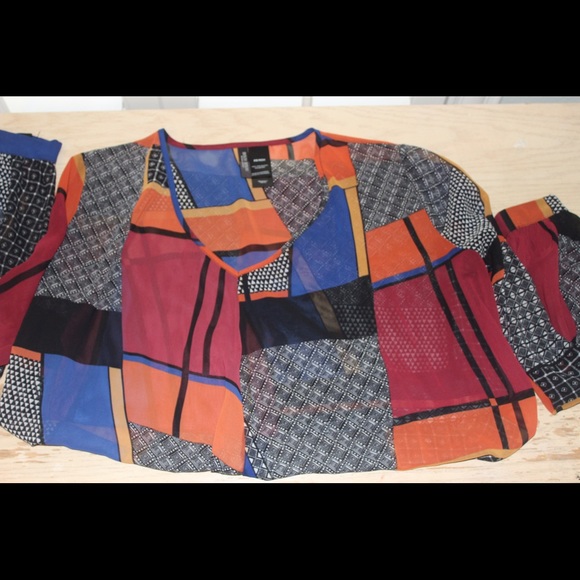 geometric blouse - Picture 4 of 4