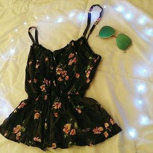 Hollister - Floral Blouse/Tank W/ Fitted Middle