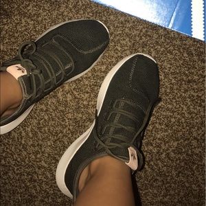 Adidas Tubular Shadow Olive Green/Pink