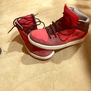 Size 9.5 jordans red/grey/black/white