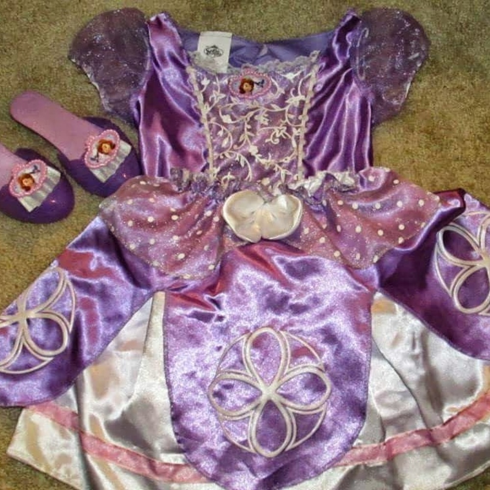 LITTLE PRINCESS DRESS AND SHOES(heels)