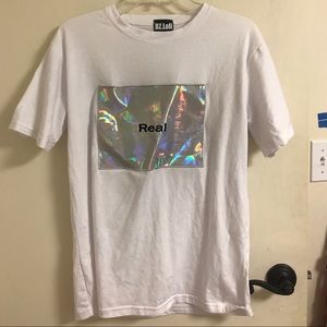 Holographic tee