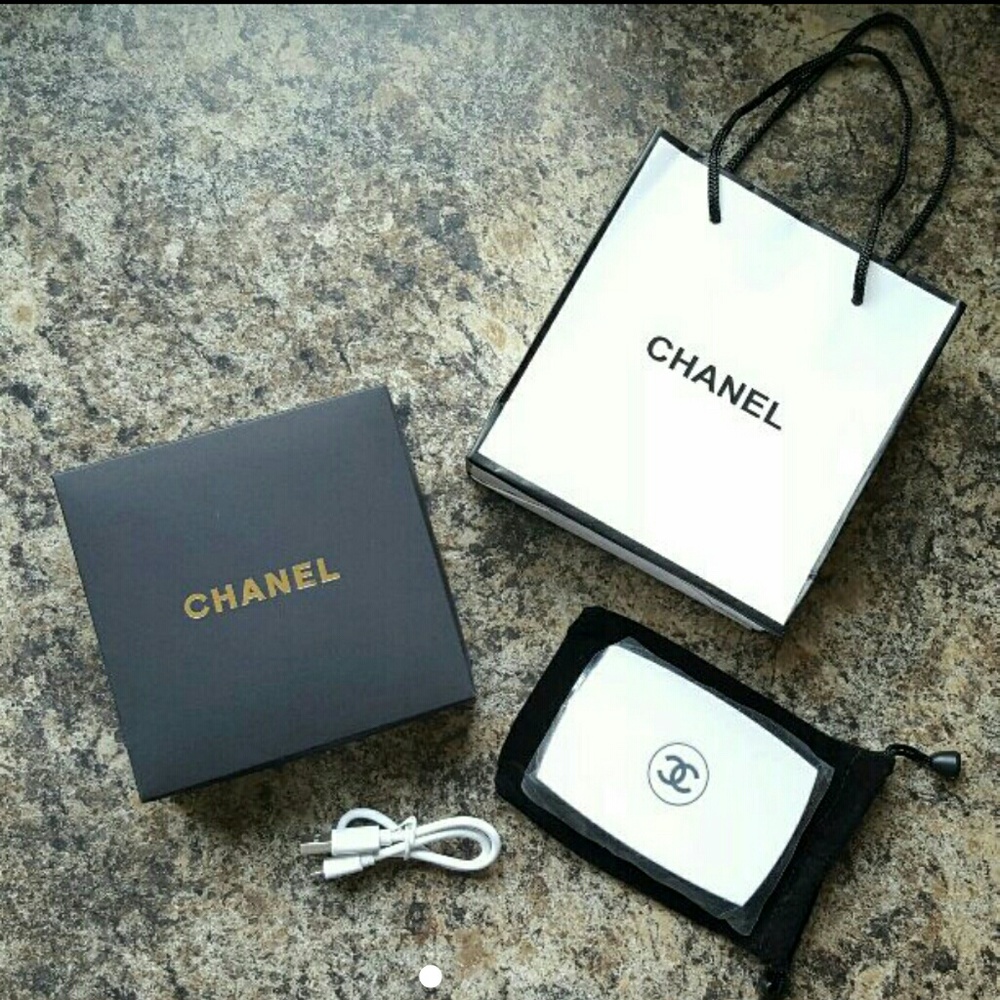 NWT CC LUXURY COMPACT & POWERBANK