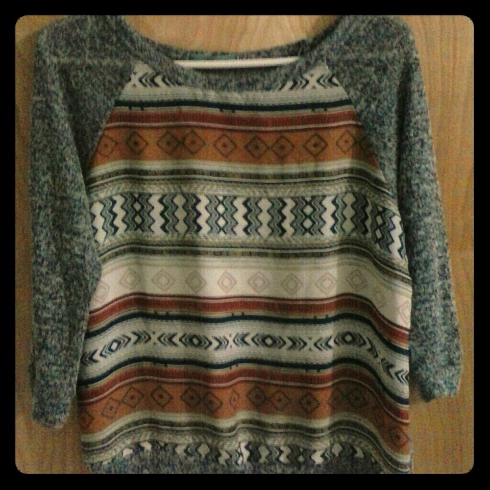 Lightweight colorful quarter sleeve blouse
