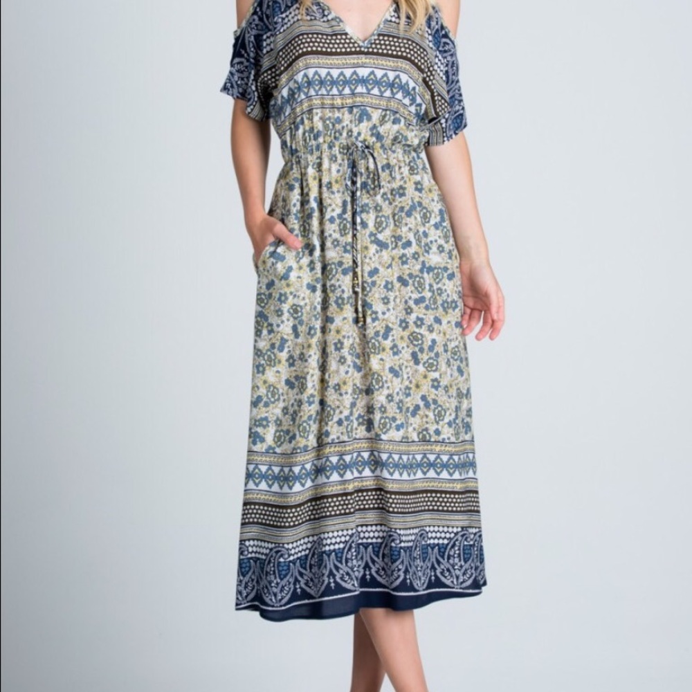 Dress - Picture 2 of 4