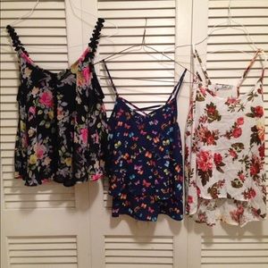 Price drop✔️ Bundle of 3 Summer tops
