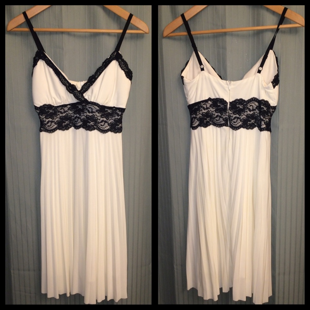 ⚡️SALE⚡️ White Dress W/ Black Lace