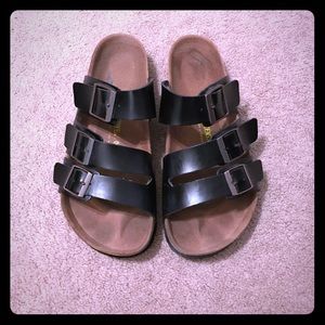 Women's Birkenstock sandal size 39.