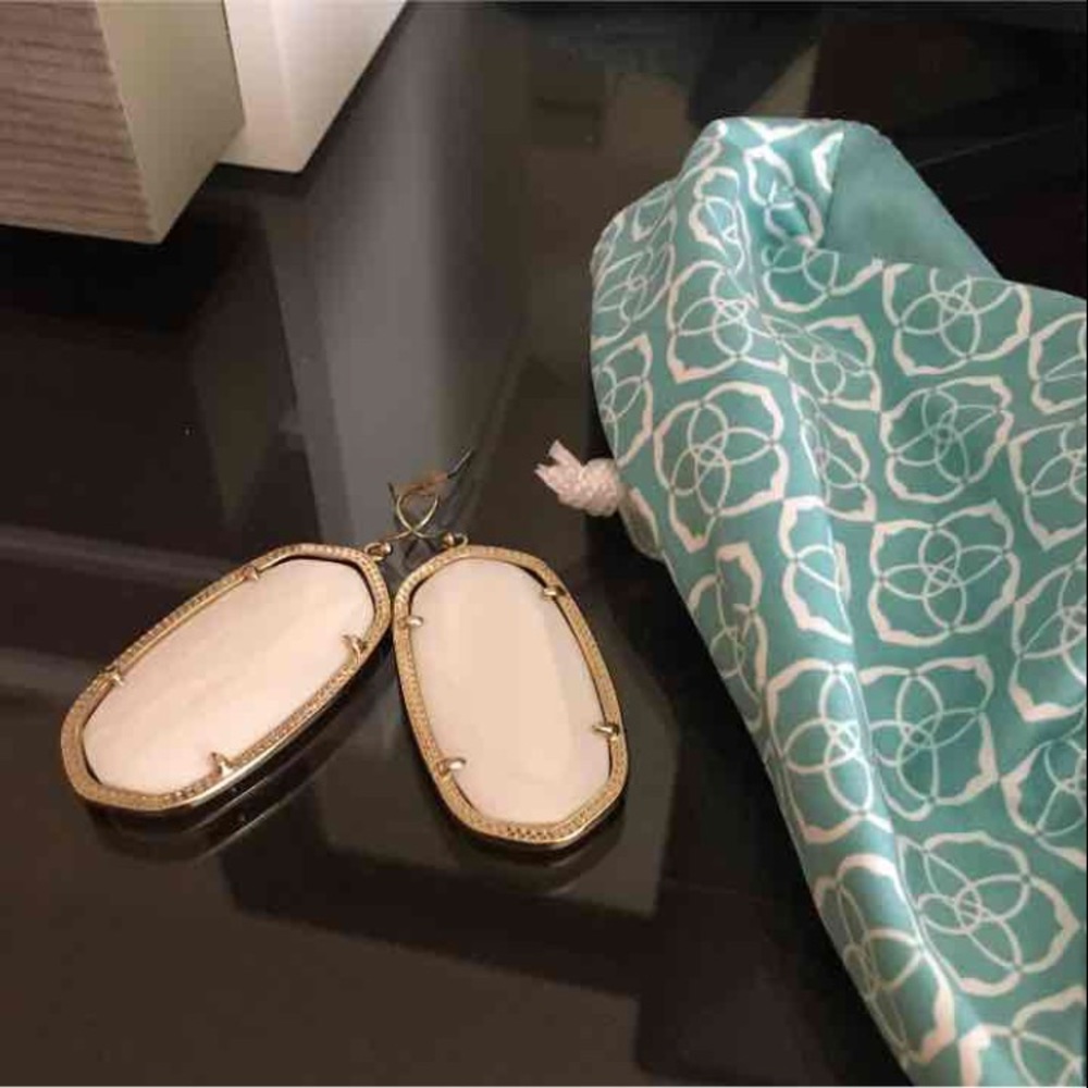 Kendra Scott Danielle earrings